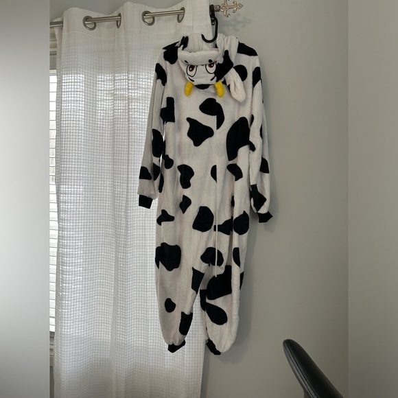 NWOT Cow Onesie - Picture 4 of 9
